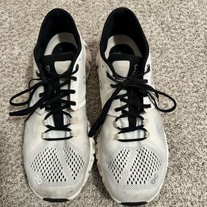 Women’s white On Cloud Sneakers